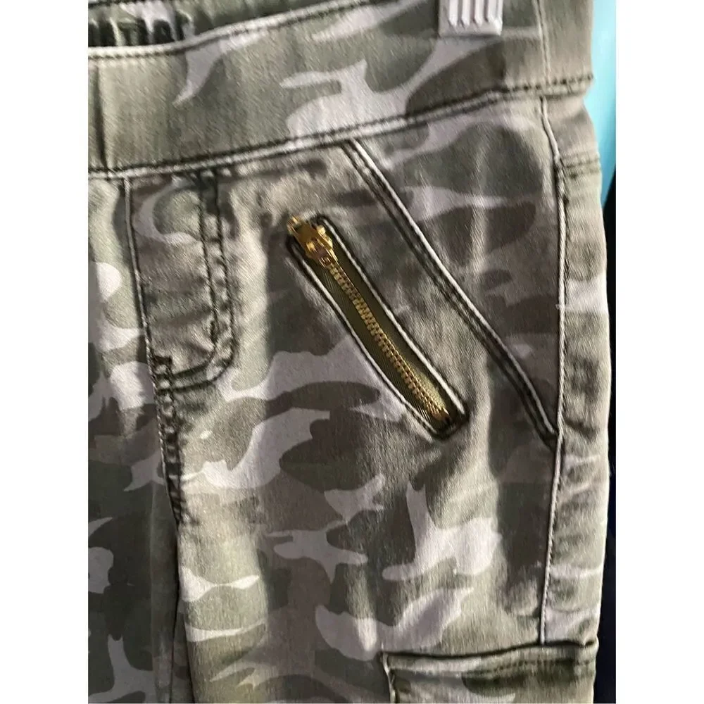 Justice girls, green camo stretch, cargo jeans, size 8